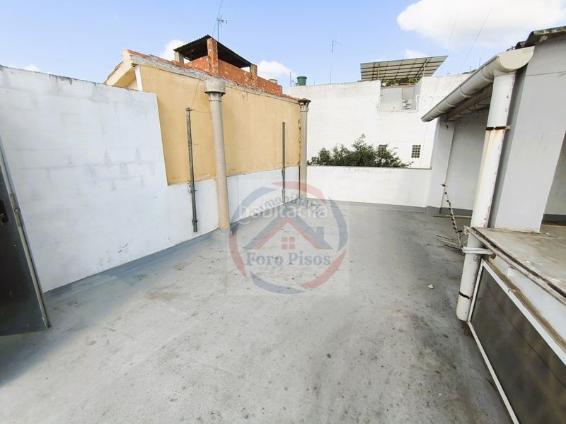 Foto f332281f-fbf0-4bab-824a-d7613a374fed. Casa amb aparcament a Manuel