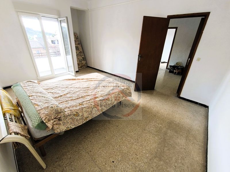 Foto f3f22aeb-034d-425b-b7e6-dfaa90347499. Casa amb aparcament a Manuel