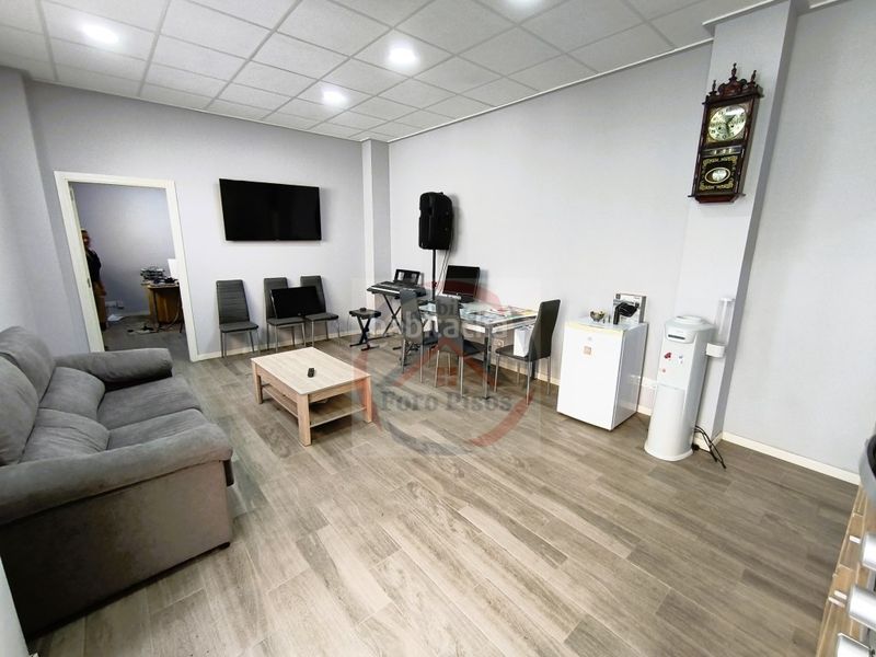 Foto 84f17e5a-619f-4779-b4db-95e70314fe2c. Local comercial a Canals