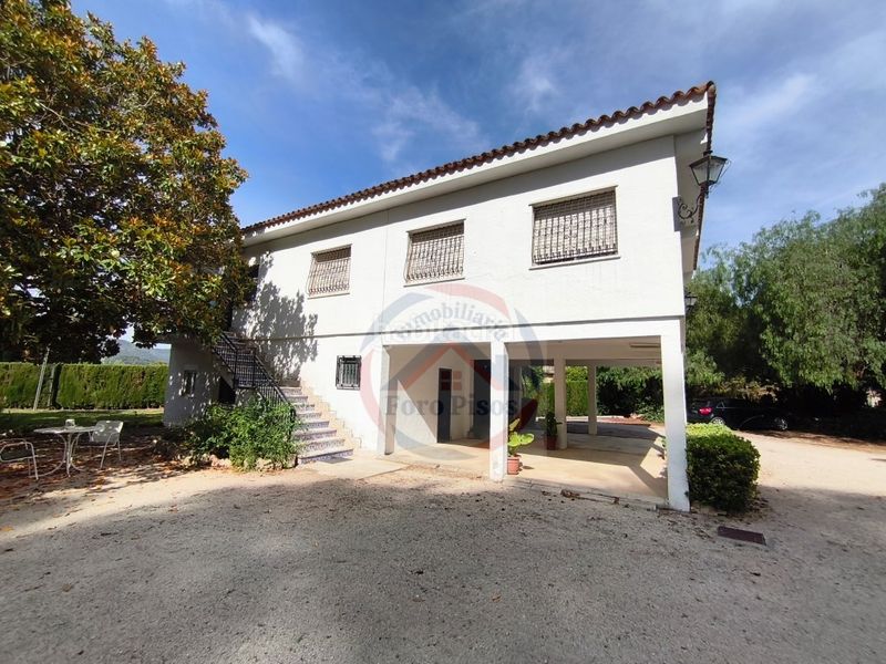Foto 62f007e5-b138-41a0-a92c-481291214be7. Casa amb aparcament a Xàtiva