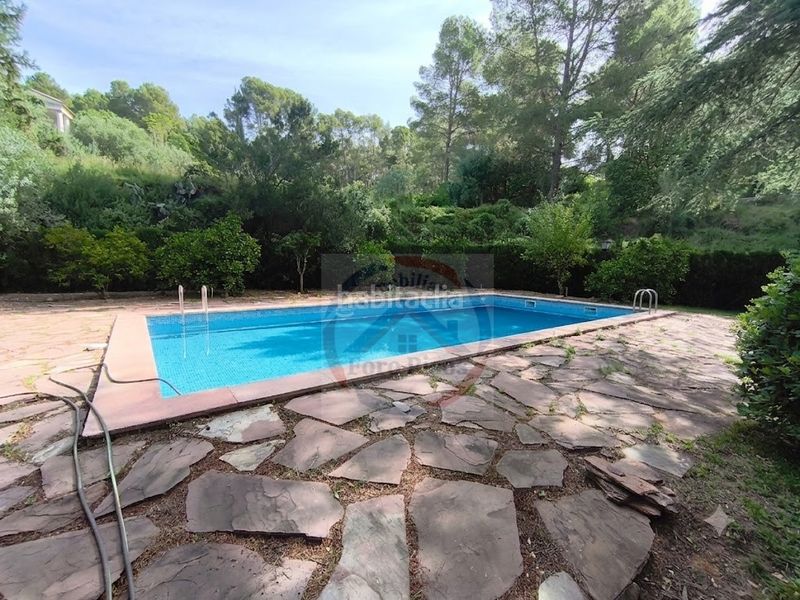 Foto bc55bfad-600e-4d85-8790-43657a201643. Casa amb aparcament a Xàtiva