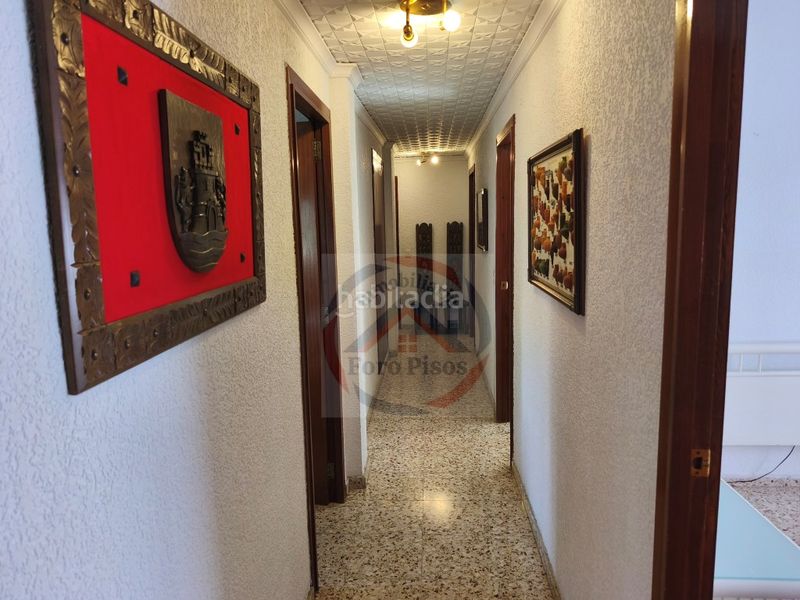 Foto c281c78a-3e9b-49ac-ba40-ae7b2a5e18d6. Casa amb aparcament a Xàtiva