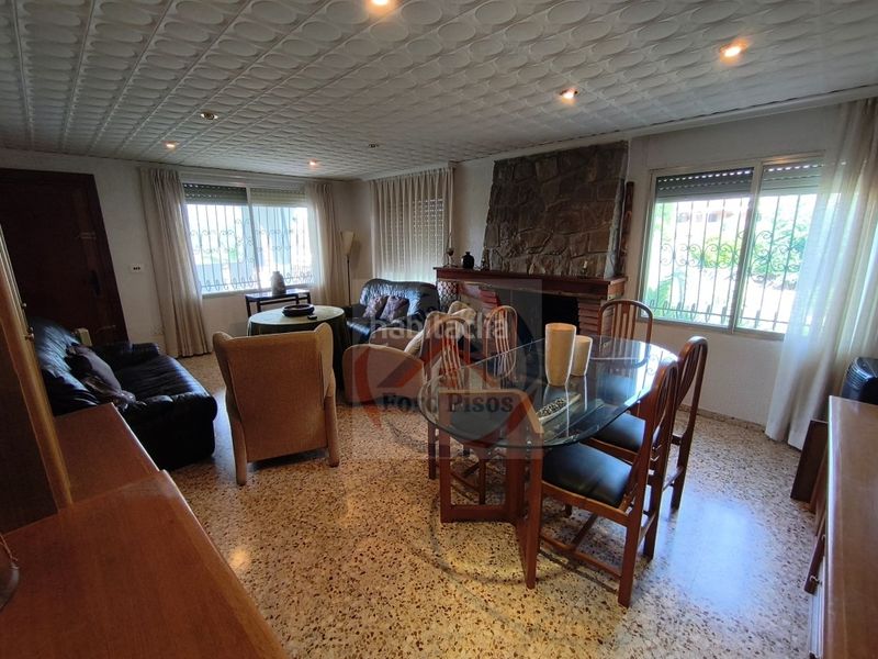 Foto ce5c4466-bdee-4aae-bbfc-8a44dc589af9. Casa amb aparcament a Xàtiva