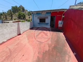 Casa in Xàtiva. Gran oportunidad casa de 3 dormitorios con buhardilla y terraza