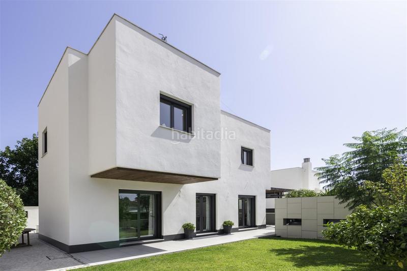 Foto f321a03a-1706-4c89-ab5d-9049228309b5. Chalet en rocio jurado 8 villa en venta , 3 dormitorios. en Torremolinos