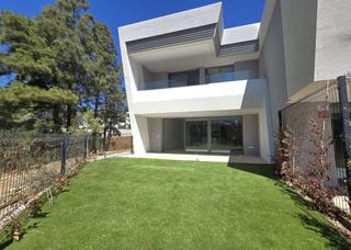 Chalet à Carmen werner. Villa en venta en calaburra  chaparral, 3 dormitorios.
