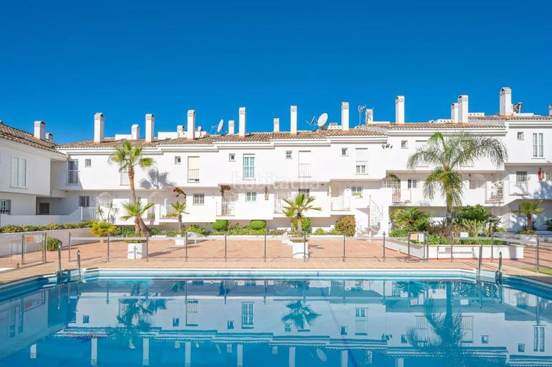 Foto f6b692d4-bd48-41c8-a0d4-cf4db7b6c913. Casa adosada adosado en venta en Puerto Banús, 3 dormitorios. en Marbella