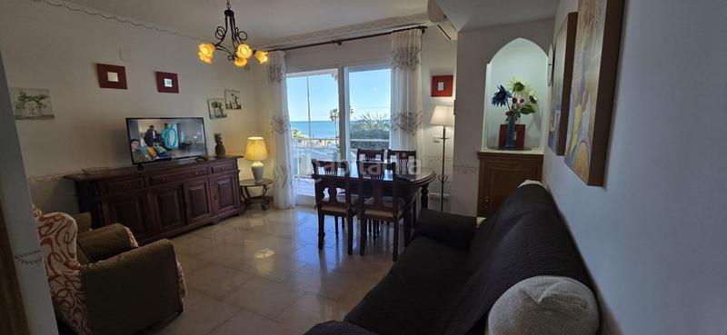 Foto a136b089-bca4-4eec-bb76-526767be67c4. Apartamento en maritimo apartamento en venta en la carihuela, 2 dormitorios. en Torremolinos