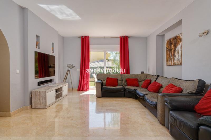 Foto 83a8117a-ca69-461f-8a55-a2ca7f2d7405. Chalet con parcheggio piscina in Mijas golf Mijas