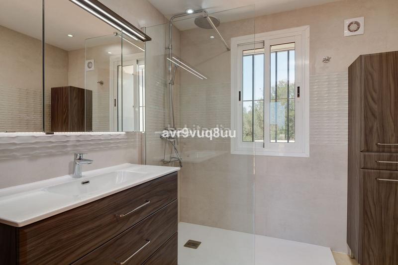 Foto 90b2806c-ad15-4cf7-9fdd-8ed0b8d6143e. Chalet con parcheggio piscina in Mijas golf Mijas