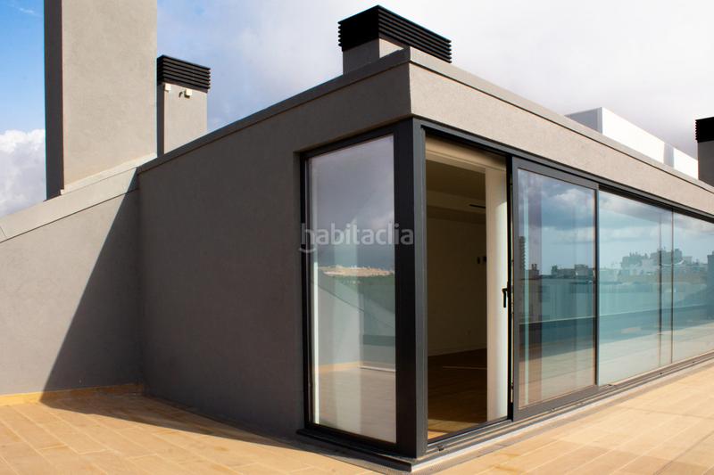 Foto 171e90ba-23ad-4be0-8129-a621f47dc1dd. Attique avec parking piscine dans Puerto Deportivo Fuengirola