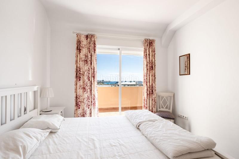 Foto b69dd86f-ce83-4805-b636-c2a51a505cb9. Ático atico en venta en carvajal, 2 dormitorios. en Fuengirola
