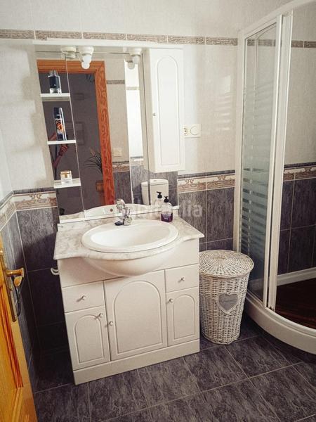 Foto b08f097a-e2ca-4547-b0e1-5f085b7b890c. Casa en golf oeste casa en venta en torrequebrada, 3 dormitorios. en Benalmádena