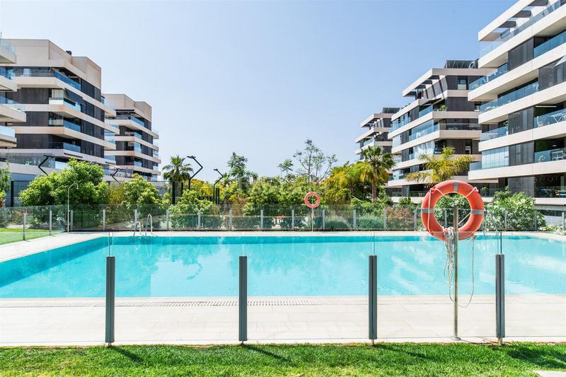 Foto d93e88f0-6617-46da-82ff-32711cb336d9. Apartamento  en venta en teatinos, 3 dormitorios. en Málaga