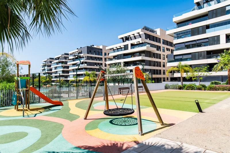 Foto fcc4dd40-94f2-4ec3-8eaf-376cb7edd58f. Apartamento  en venta en teatinos, 3 dormitorios. en Málaga