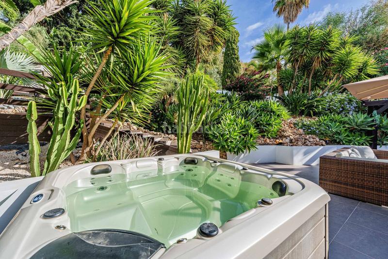 Foto b1e04014-d40d-4136-9e98-41c78801759e. Xalet amb calefacció aparcament piscina a El Rosario - Ricmar Marbella