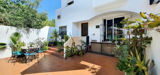 Casa adossada en Colina blanca. Adosado en venta en fuengirola, 4 dormitorios.