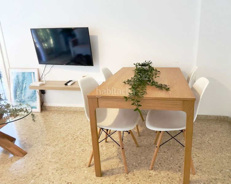 Foto 15bc1edd-2785-48d0-96ca-a3bbd5bc7ed1. Apartament amb aparcament piscina a El Bajondillo Torremolinos