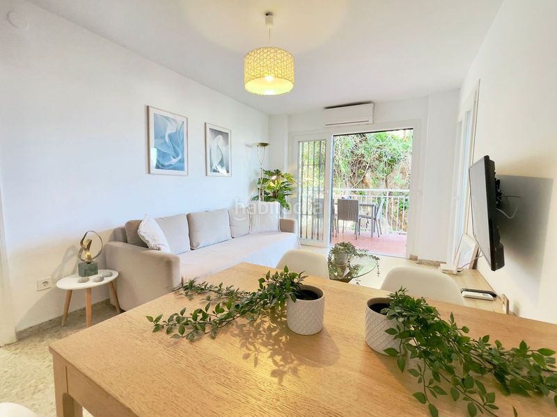 Foto ba3f31ce-05d0-4e36-b0ca-b949091e5047. Apartament amb aparcament piscina a El Bajondillo Torremolinos