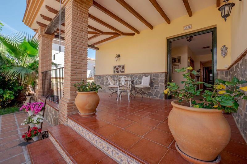 Foto e2e27902-101b-448b-8324-947829ddcdb2. Chalet avec chauffage parking piscine dans Centro Alhaurín el Grande