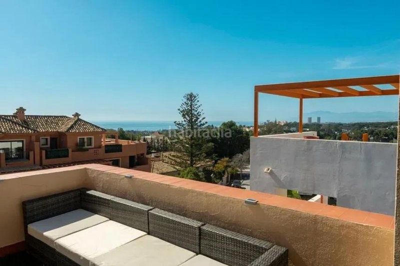 Foto 006c7272-5d3c-4f0e-9531-594edb509f4d. Casa adossada amb aparcament piscina a Cabopino - Artola Marbella