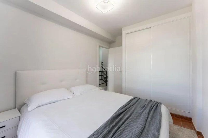 Foto 2e4dee93-9936-4abb-9d59-ee79bb3eb977. Casa adossada amb aparcament piscina a Cabopino - Artola Marbella