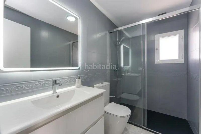 Foto 32e04c7a-681e-45eb-970d-c5438fd893a9. Casa adossada amb aparcament piscina a Cabopino - Artola Marbella
