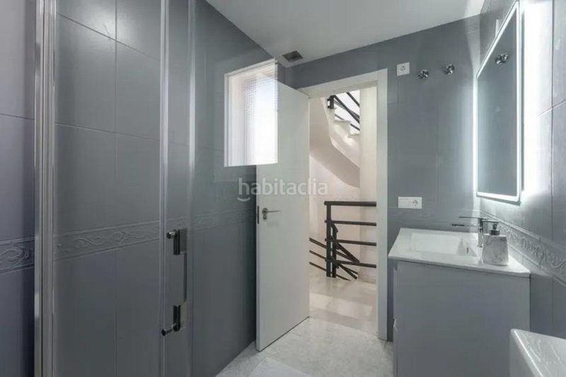 Foto 5444e403-72b6-41b0-bf3a-a02711386429. Casa adossada amb aparcament piscina a Cabopino - Artola Marbella