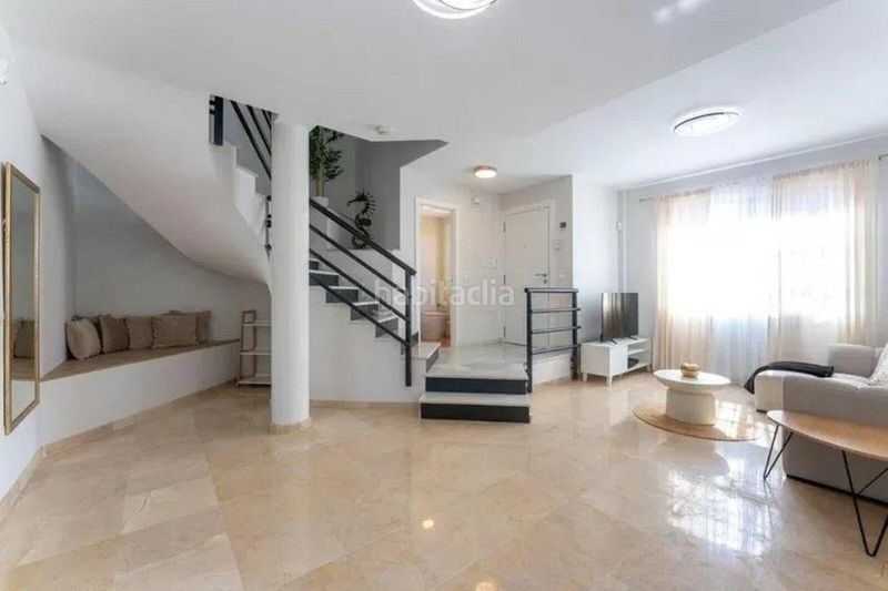 Foto a3dd2b2e-0499-4ba8-b317-9040235c5f99. Casa adossada amb aparcament piscina a Cabopino - Artola Marbella