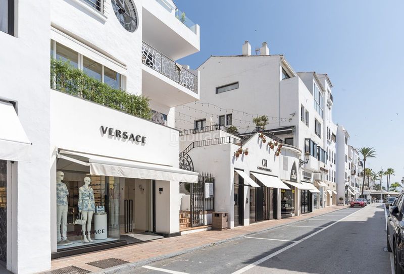 Foto 5368526f-2ef0-4b8f-8621-6f06e526b655. Apartamento en av. de julio iglesias apartamento en venta en Puerto Banús, 2 dormitorios. en Marbella