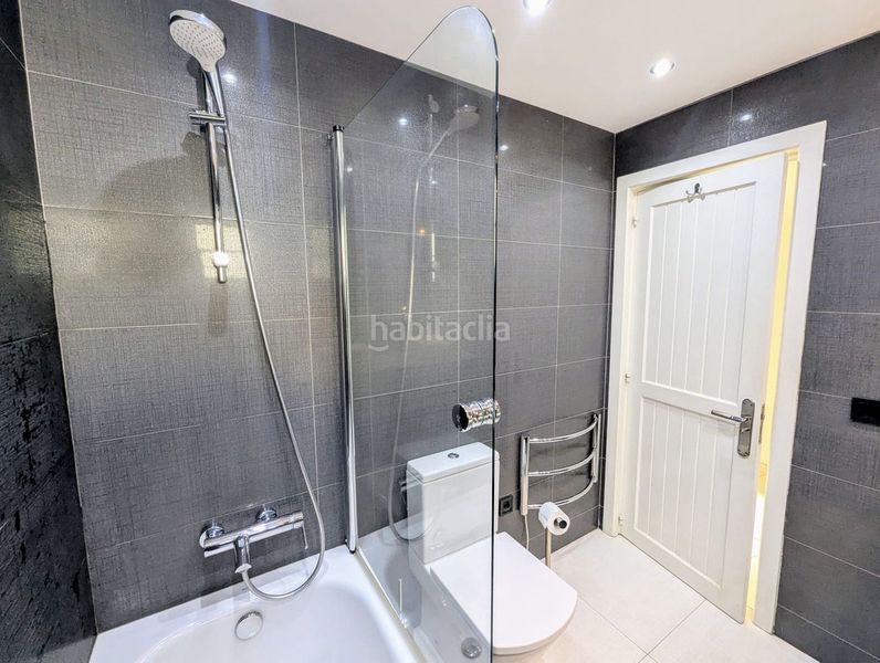 Foto b9437ad6-2b57-44a3-a5d9-1ab210c7442b. Àtic amb aparcament piscina a Cabopino - Artola Marbella