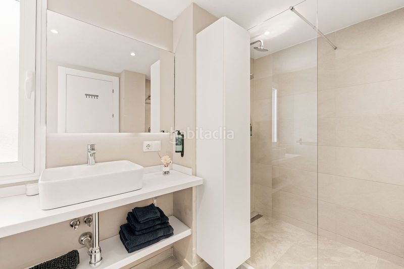 Foto d259dafd-969a-435c-ac27-efd8dbae6430. Apartament amb aparcament piscina a Playamar - Benyamina Torremolinos