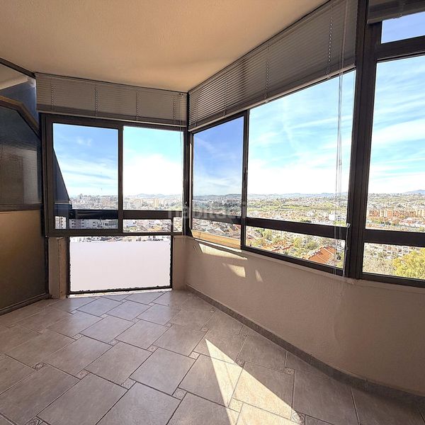Foto be0725e2-909e-4554-a0c6-219315d11499. Apartament amb aparcament piscina a Torreblanca del Sol Fuengirola