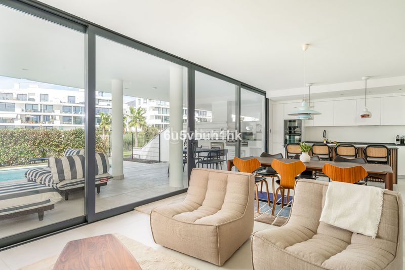 Foto 13ce26b1-bd40-4ca7-815a-bf7e29d03ee8. Apartament amb calefacció aparcament piscina a El Higuerón Fuengirola