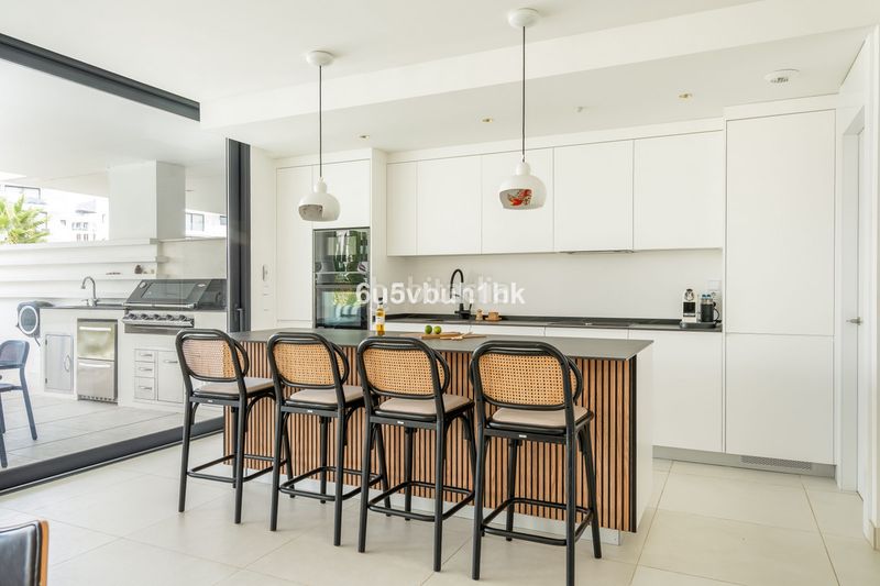 Foto 5378b97d-b86c-49f8-b8f5-bf420dd0464e. Apartament amb calefacció aparcament piscina a El Higuerón Fuengirola