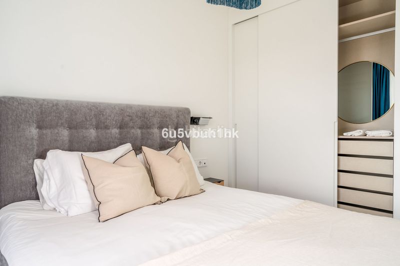 Foto f6f7dc59-4771-41dc-8ecf-4cda051fb541. Apartament amb calefacció aparcament piscina a El Higuerón Fuengirola