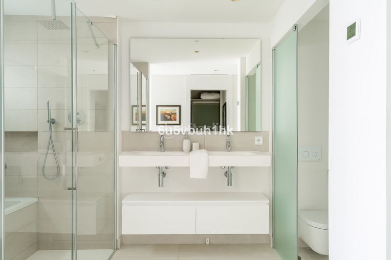 Foto f8cce74c-1033-47ec-8366-4a7d19941d40. Apartament amb calefacció aparcament piscina a El Higuerón Fuengirola