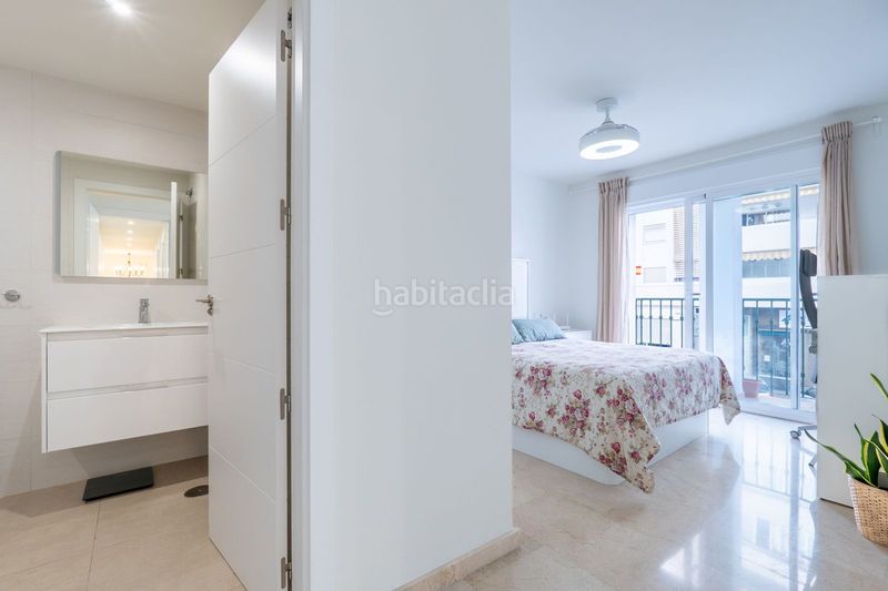 Foto 10edf7e3-116a-4ad6-a6ce-18f062a51e3f. Apartament amb piscina a Playa de los Boliches Fuengirola