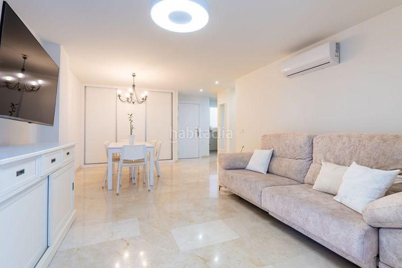 Foto 72a219d5-cdb1-42a0-a195-7fd5156da20e. Apartament amb piscina a Playa de los Boliches Fuengirola