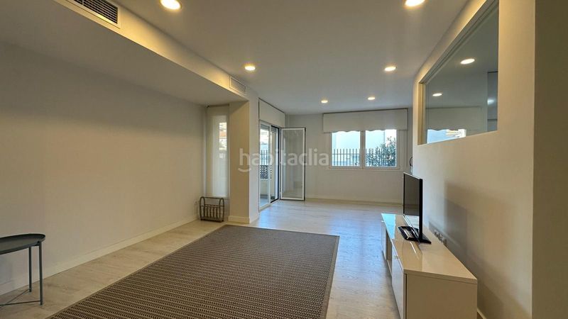 Foto df1e769c-4db8-45e8-8e48-ab4f2f651ae4. Apartament amb piscina a Pedregalejo - Morlaco Málaga