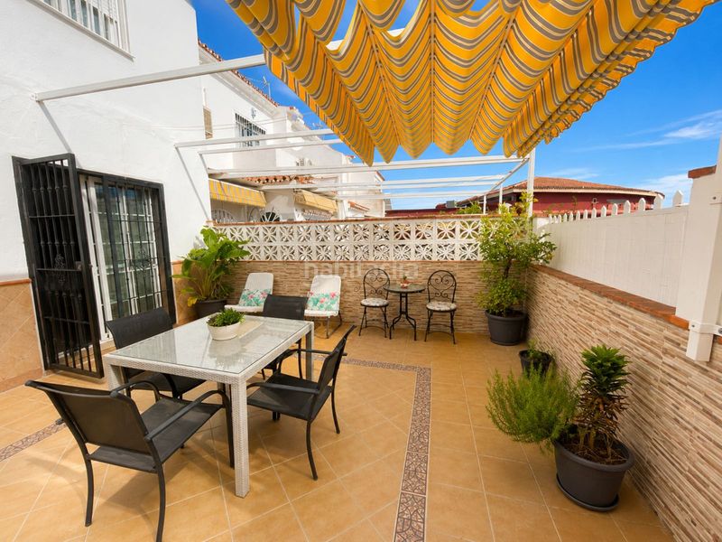Foto 7c5e728e-46ca-4154-8c1b-1e996a6ba23e. Casa adossada amb calefacció aparcament piscina a Alhaurín de la Torre