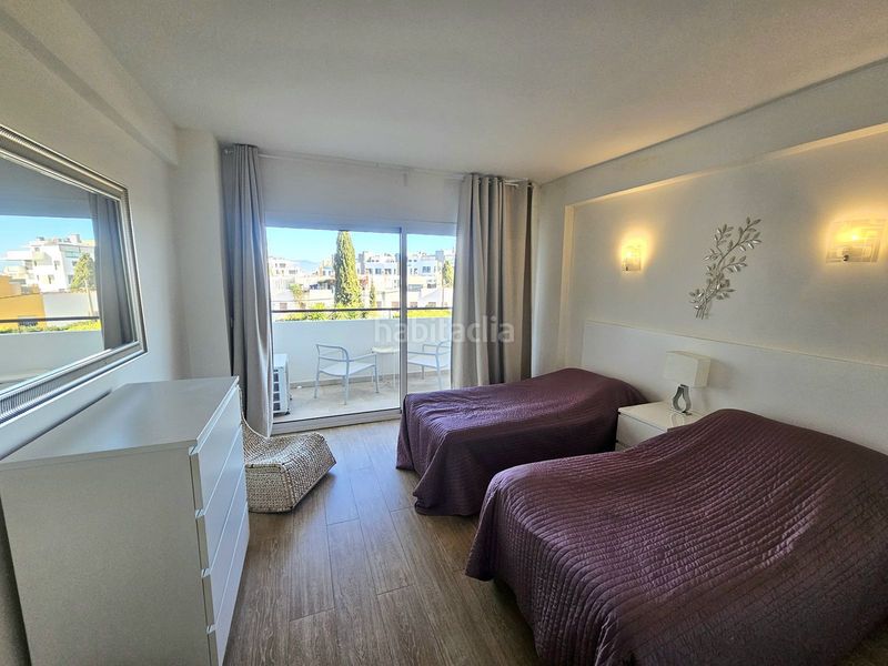 Foto 9040d9b6-08d9-44a9-ae5d-92659d04db3d. Apartament amb aparcament piscina a La Colina Torremolinos