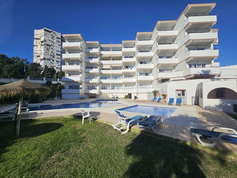 Foto d7353955-8bd1-48f6-bdc1-f0cd452d61e7. Apartament amb aparcament piscina a La Colina Torremolinos