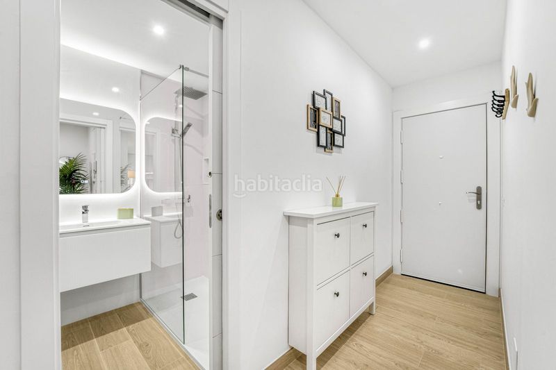 Foto 484dd63f-4c7d-4aaf-ac92-cb988a629a44. Apartament amb aparcament piscina a El Bajondillo Torremolinos