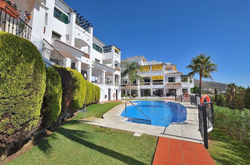 Foto 49df3114-591c-4dd3-815f-3d160335792b. Apartament amb aparcament piscina a Centro Benalmádena