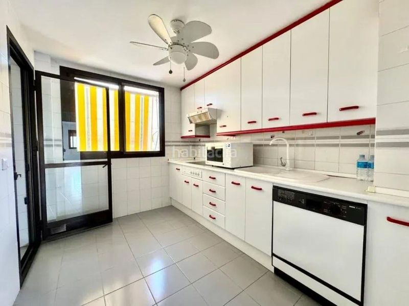 Foto d6473125-d2b7-4e84-9e52-5e7d6935b5b8. Apartament amb piscina a La Carihuela - Los Nidos Torremolinos