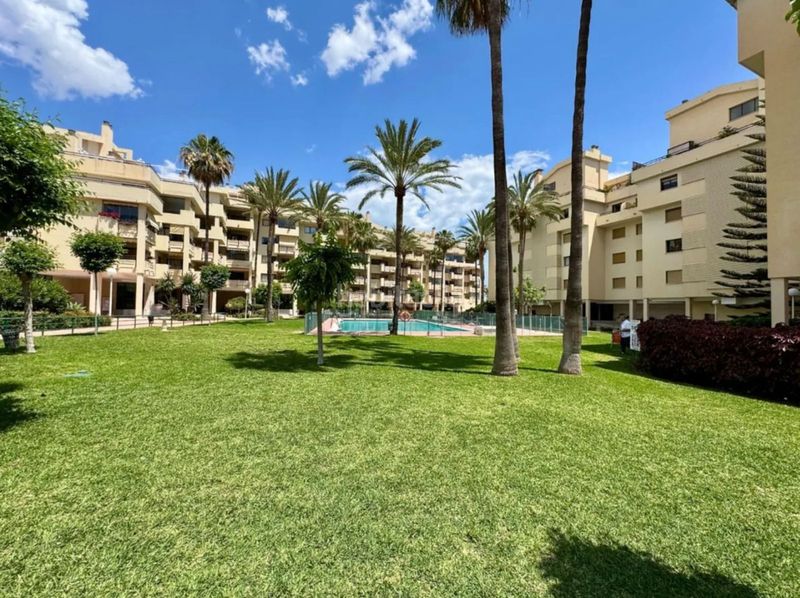 Foto dd6d8187-6130-43ce-b188-c3f14d65eeec. Apartament amb piscina a La Carihuela - Los Nidos Torremolinos