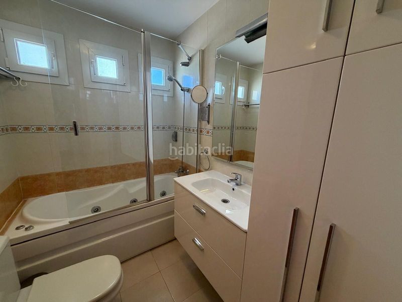 Foto 52573d06-77af-4e5d-bfe6-8a501339899a. Apartament amb aparcament piscina a Torreblanca del Sol Fuengirola