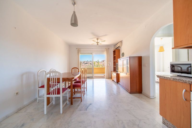 Foto 58628160-b59f-4a7f-adbb-1d42b3fce68d. Apartament amb aparcament piscina a Los Pacos Fuengirola
