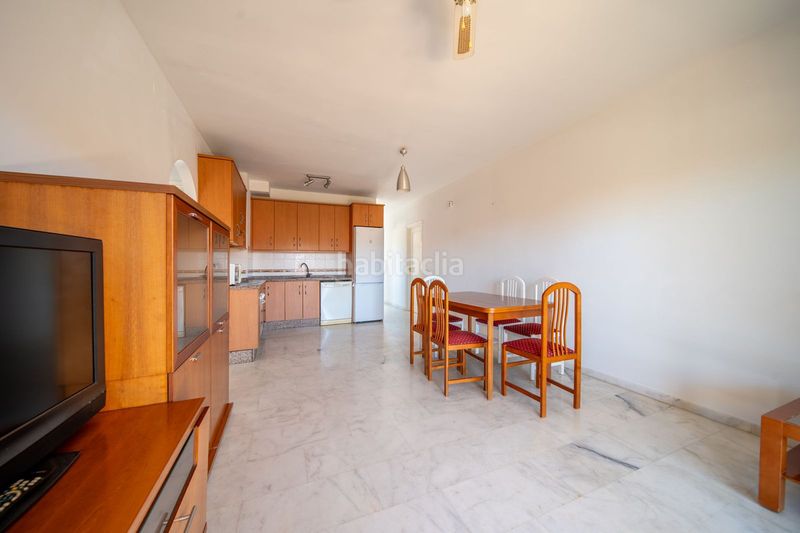 Foto afa76f75-b904-4468-ab43-6a83dd51f650. Apartament amb aparcament piscina a Los Pacos Fuengirola